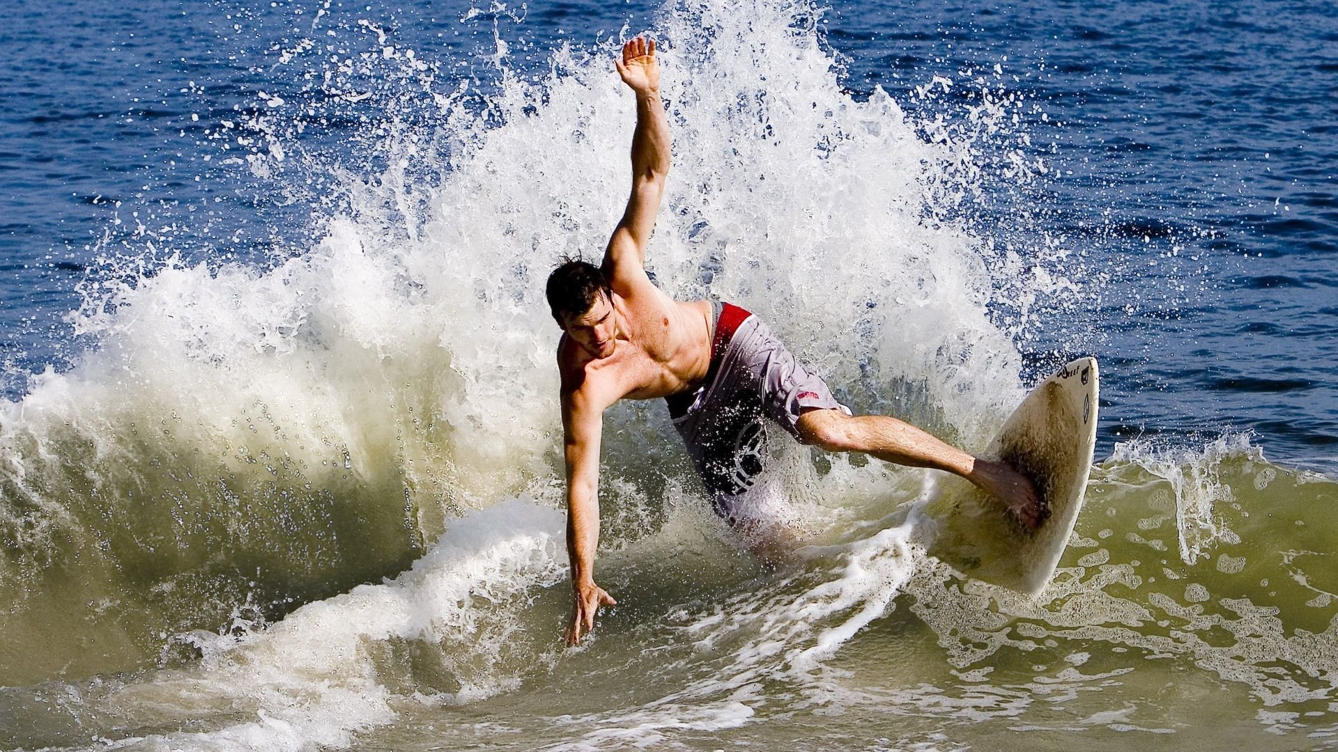 跨界主宰,当恩比德在F1赛道接管比赛,太阳用决胜局带走国王