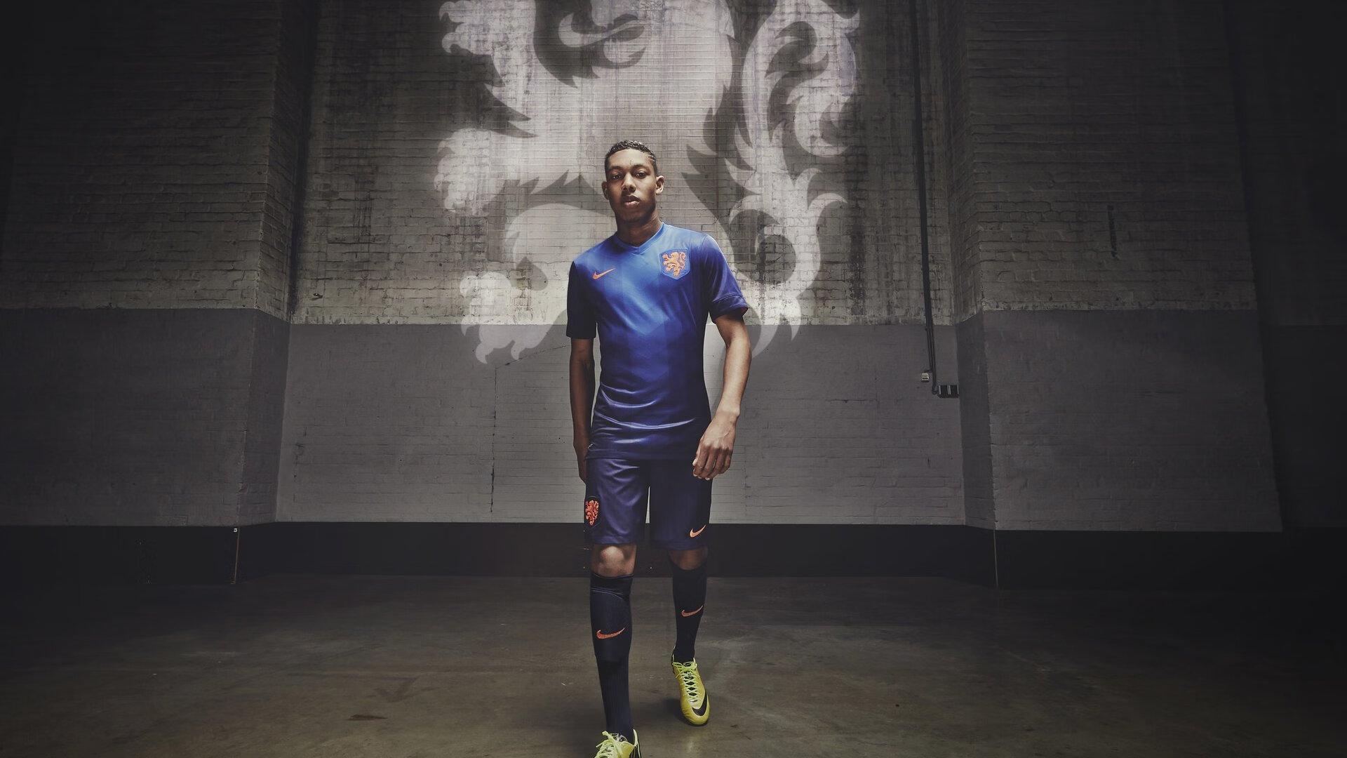 赛道与绿茵场的双重突围，沙特F1激战与莱比锡红牛的欧冠启示